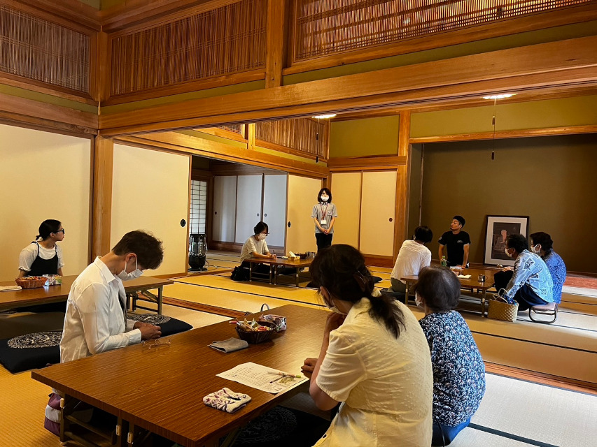 認知症カフェ、高齢化のすすむこの地にて、何かの時に拠り所となればと、地域で活躍されるケアマネジャーの女性が立ち上げました